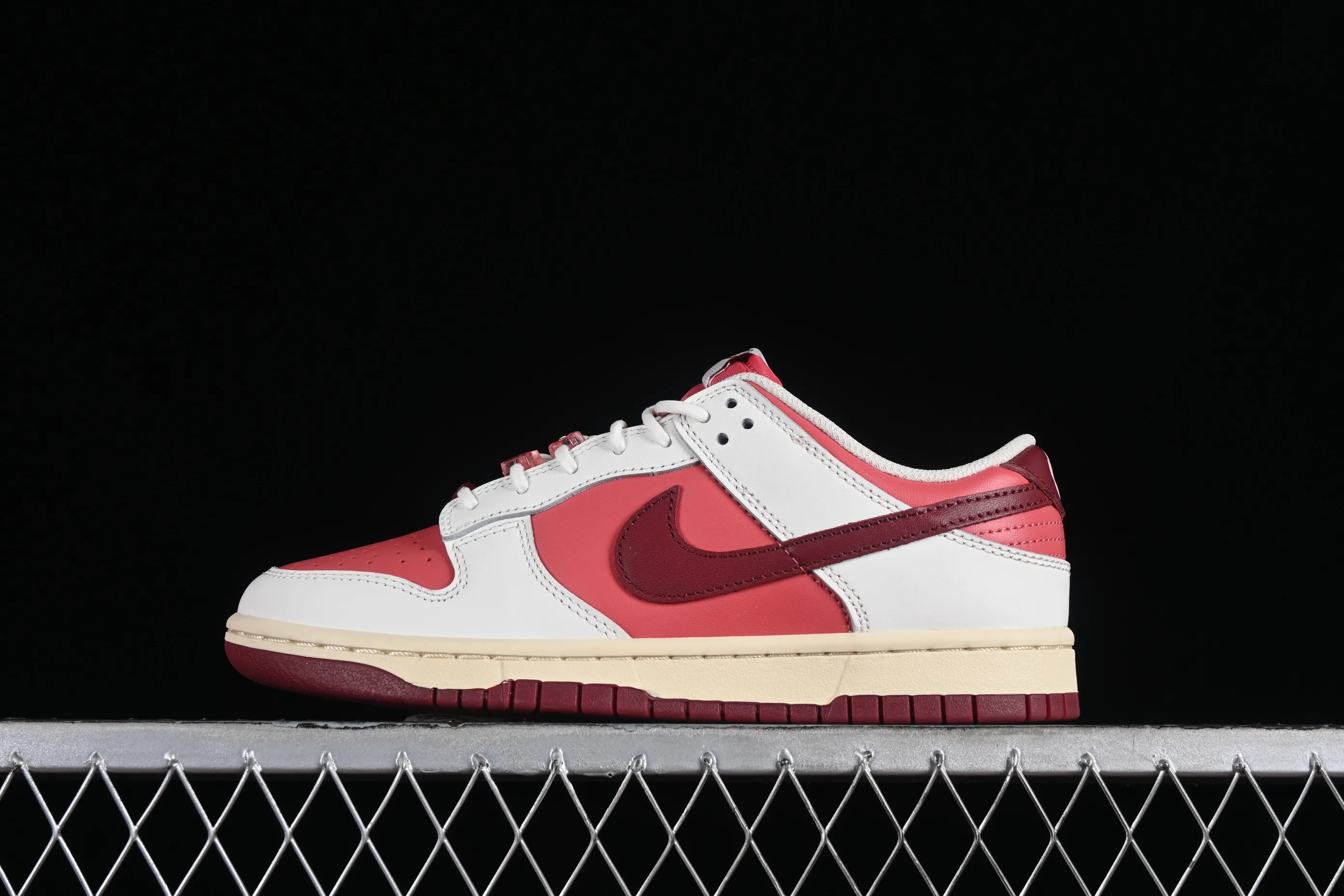 All Categories Nk SB Dunk Series Nk SB Dunk Low Low-top sneakers Foreign trade version Nk Dunk Low GS "Valentine's Day" Valentine's Day color SB low-top casual sneakers HF0736-161
